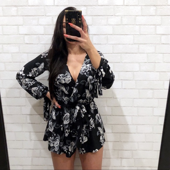 SAGE Floral Romper Waist Tie V Neck - Picture 1 of 8